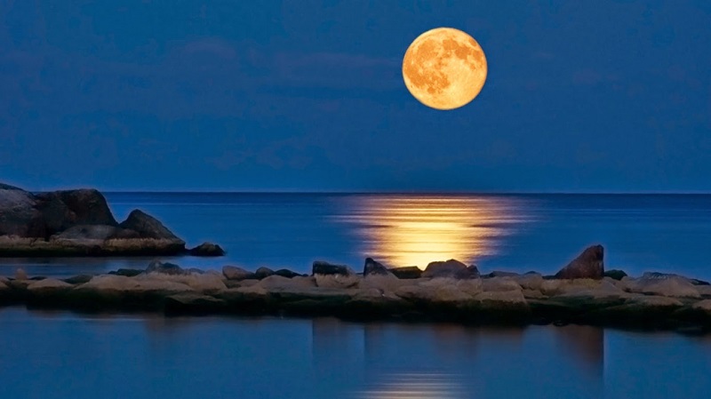 full-moon-beach